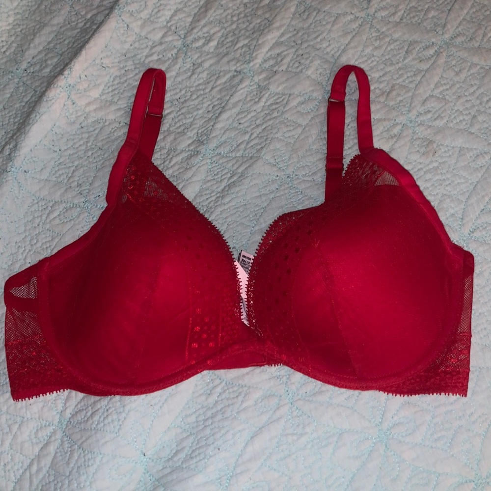 Victoria’s Secret red lace lightly lined plunge bralette size 38D